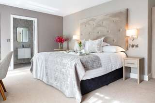 Отель Gleesons Townhouse Booterstown Дублин Улучшенный номер с кроватью размера «king-size»-1